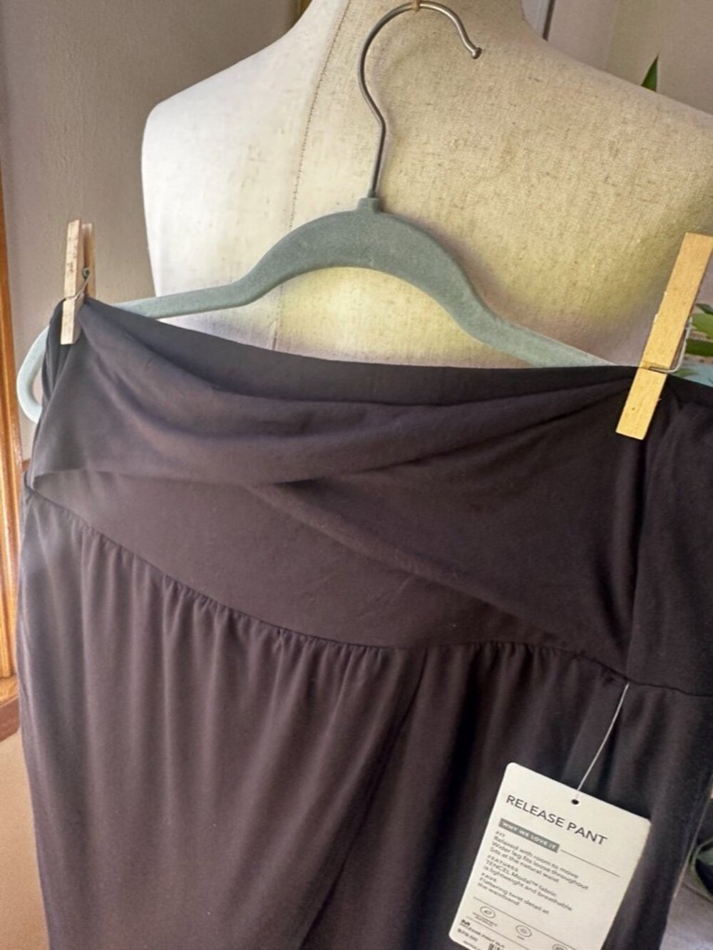 Athleta Release Pant, Yoga, Athleisure, Black, NWT, Medium